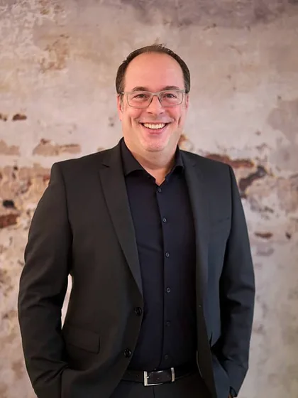 Miguel Ribas, Abogado, spanischer Rechtsanwalt